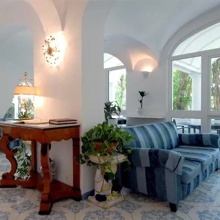 Pazziella Garden & Capri